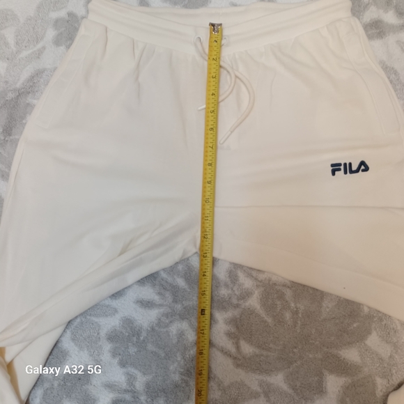 Fila Cream Track Sweatpants with Elastic Waistband and Tapered Fit Size M - Picture 13 of 14